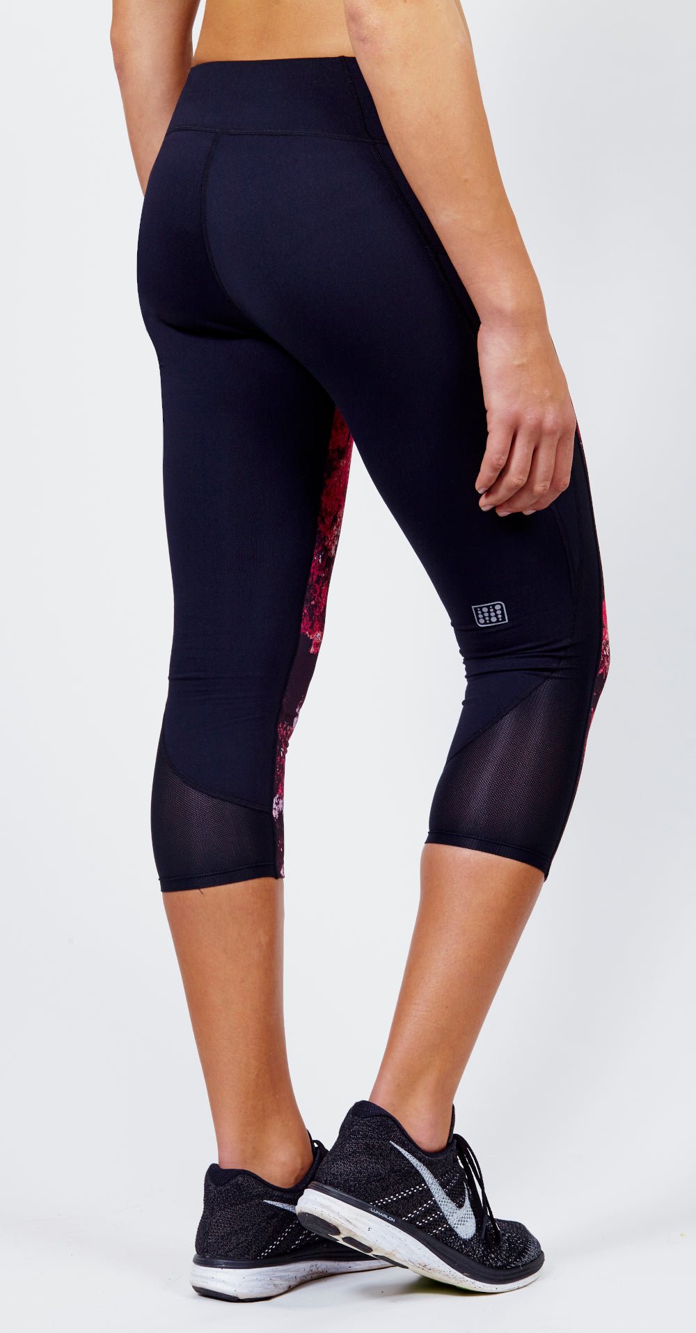 The Skyline Crop (Women's) - Crewroom - XS - Berry